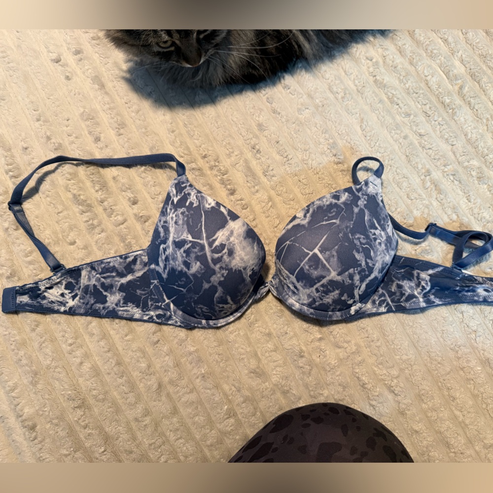PINK Victoria's Secret Navy Marble Bra